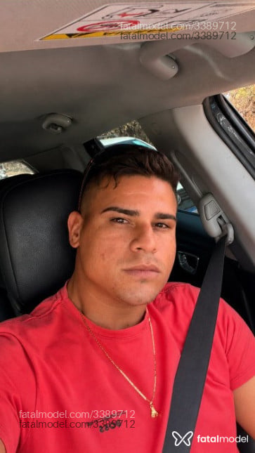 Acompanhante homem com cabelo castanho de olhos castanhos - Gabriel