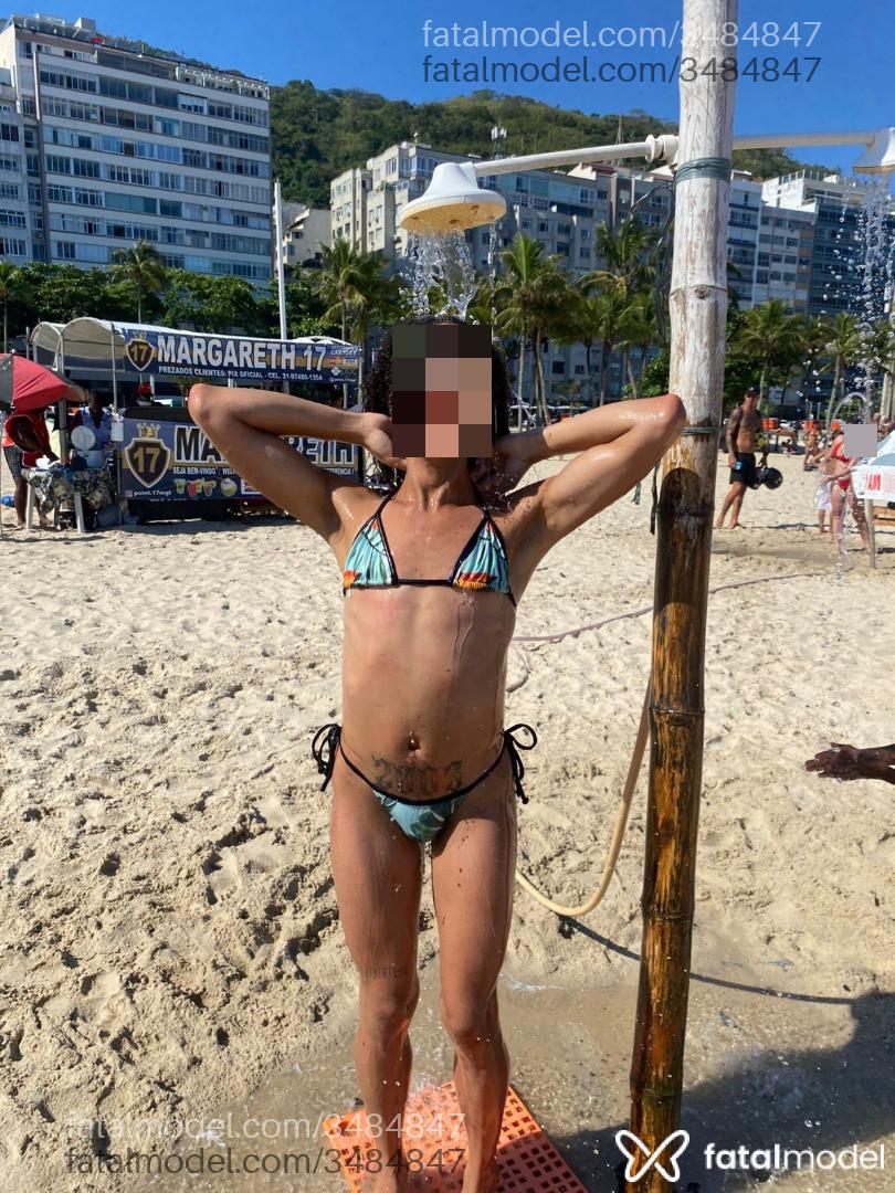 Acompanhante mulher trans morena (o) de olhos castanhos - Karina Lohan