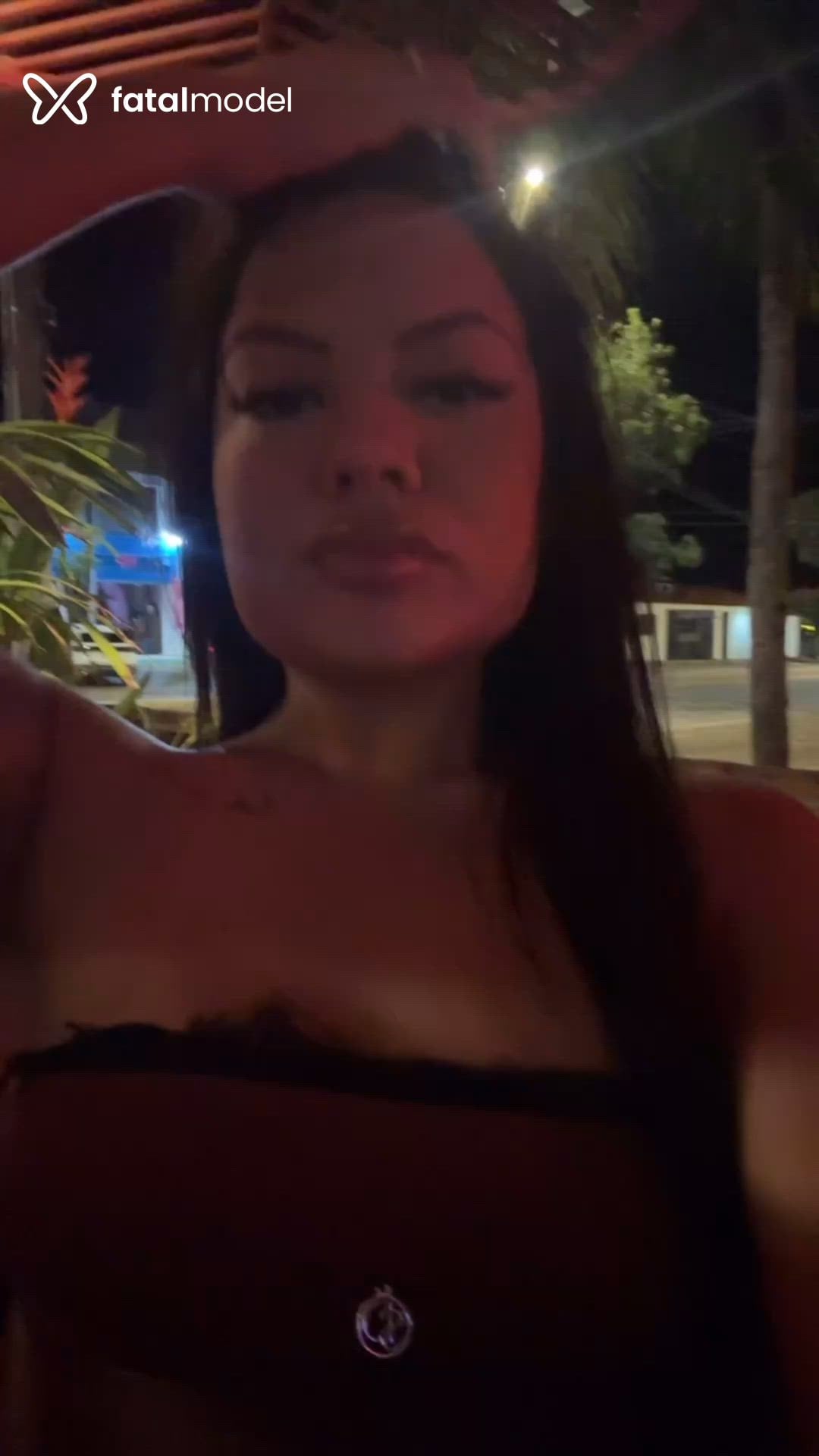 Acompanhante mulher morena (o) de olhos pretos - Júlia Acompanhante mulher morena (o) de olhos pretos - Júlia