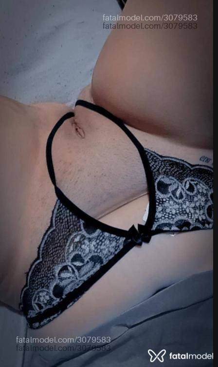 Acompanhante mulher morena (o) de olhos castanhos - Bruna