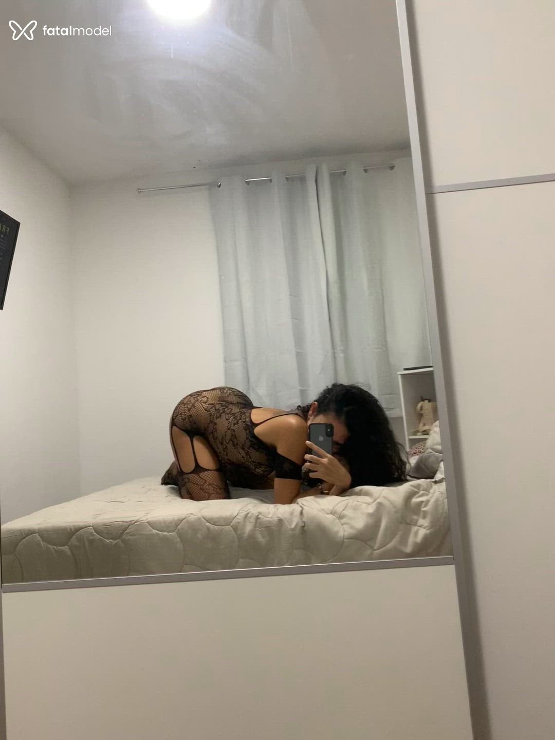 Acompanhante mulher morena (o) de olhos castanhos - Aradia Goddess