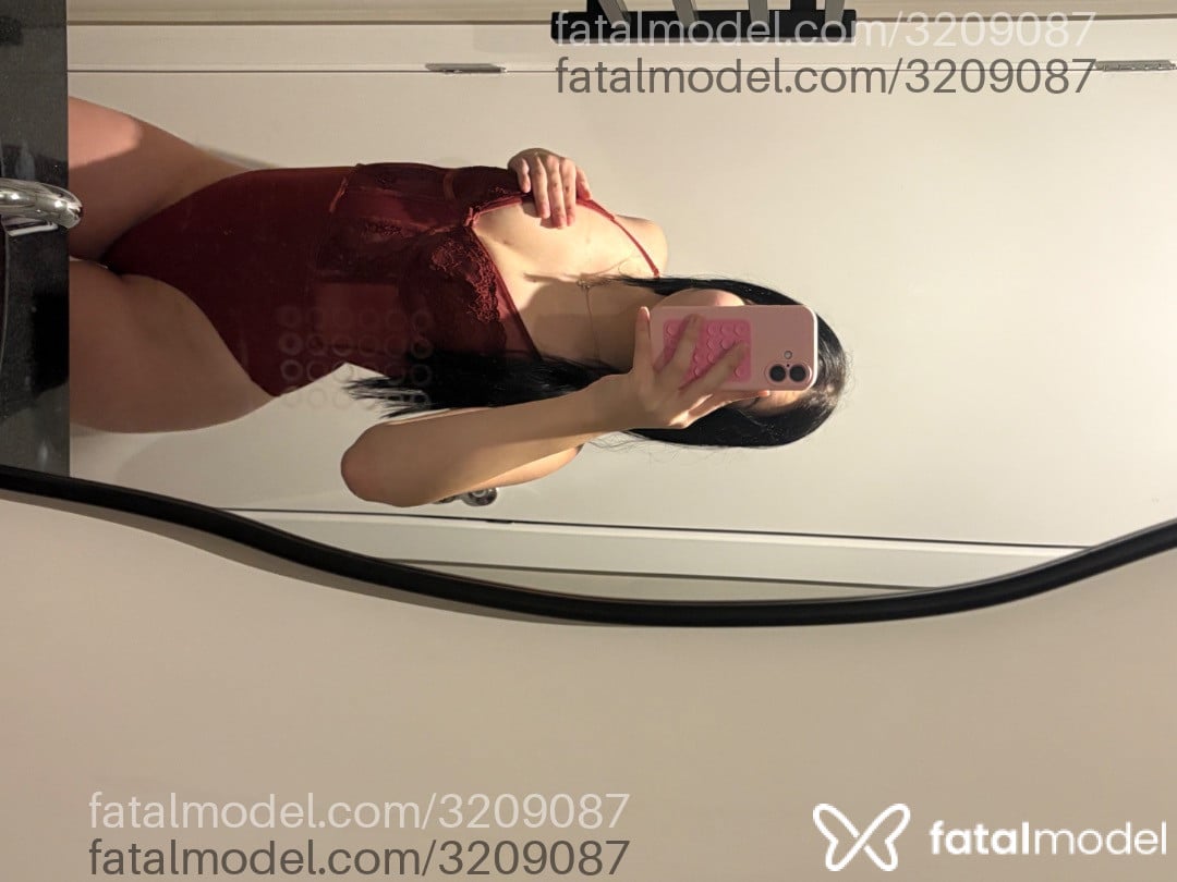 Acompanhante mulher morena (o) de olhos mel - Angel