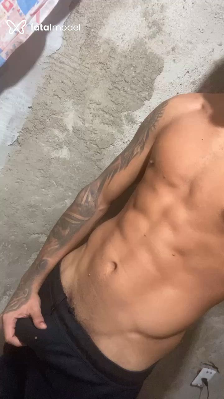Acompanhante homem com cabelo castanho de olhos verdes - Gabriel