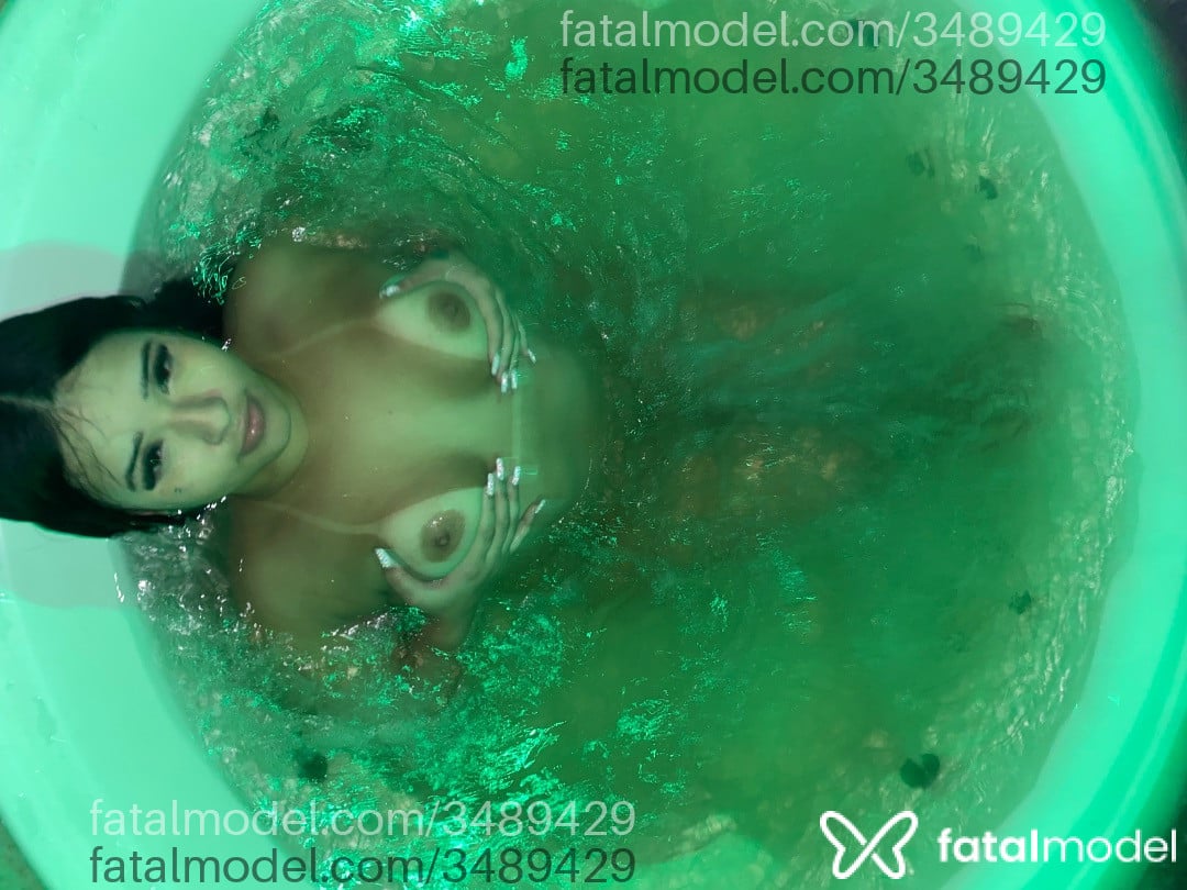 Acompanhante mulher com cabelo castanho de olhos mel - Alice