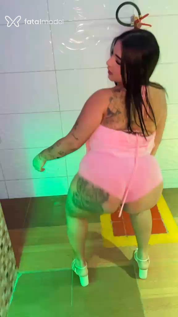 Acompanhante mulher com cabelo castanho de olhos mel - Alice