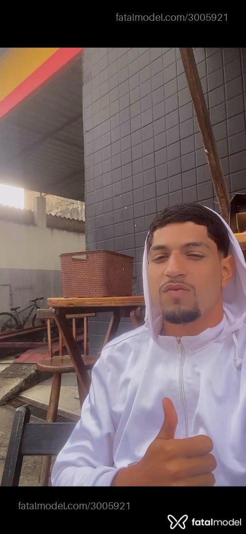 Acompanhante homem morena (o) de olhos castanhos - Ga Ferre