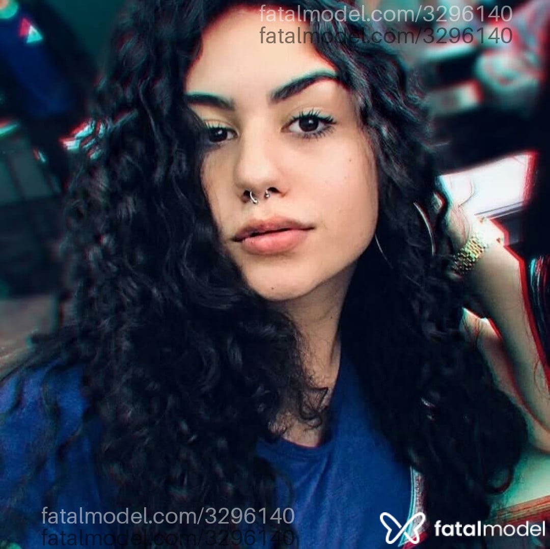 Acompanhante mulher morena (o) de olhos castanhos - Vickk