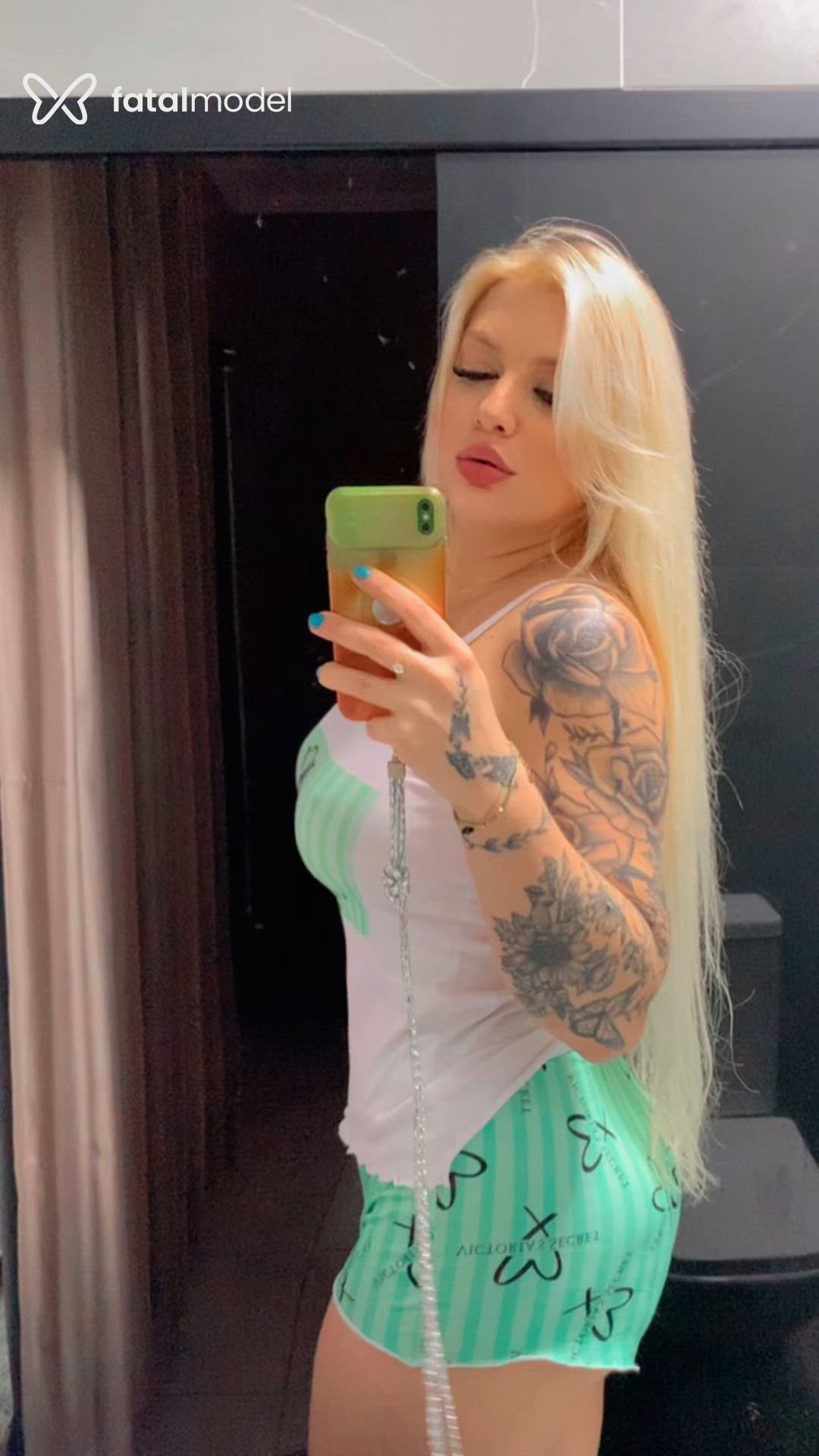 Acompanhante mulher loira (o) de olhos mel - BELLA FERRAZ