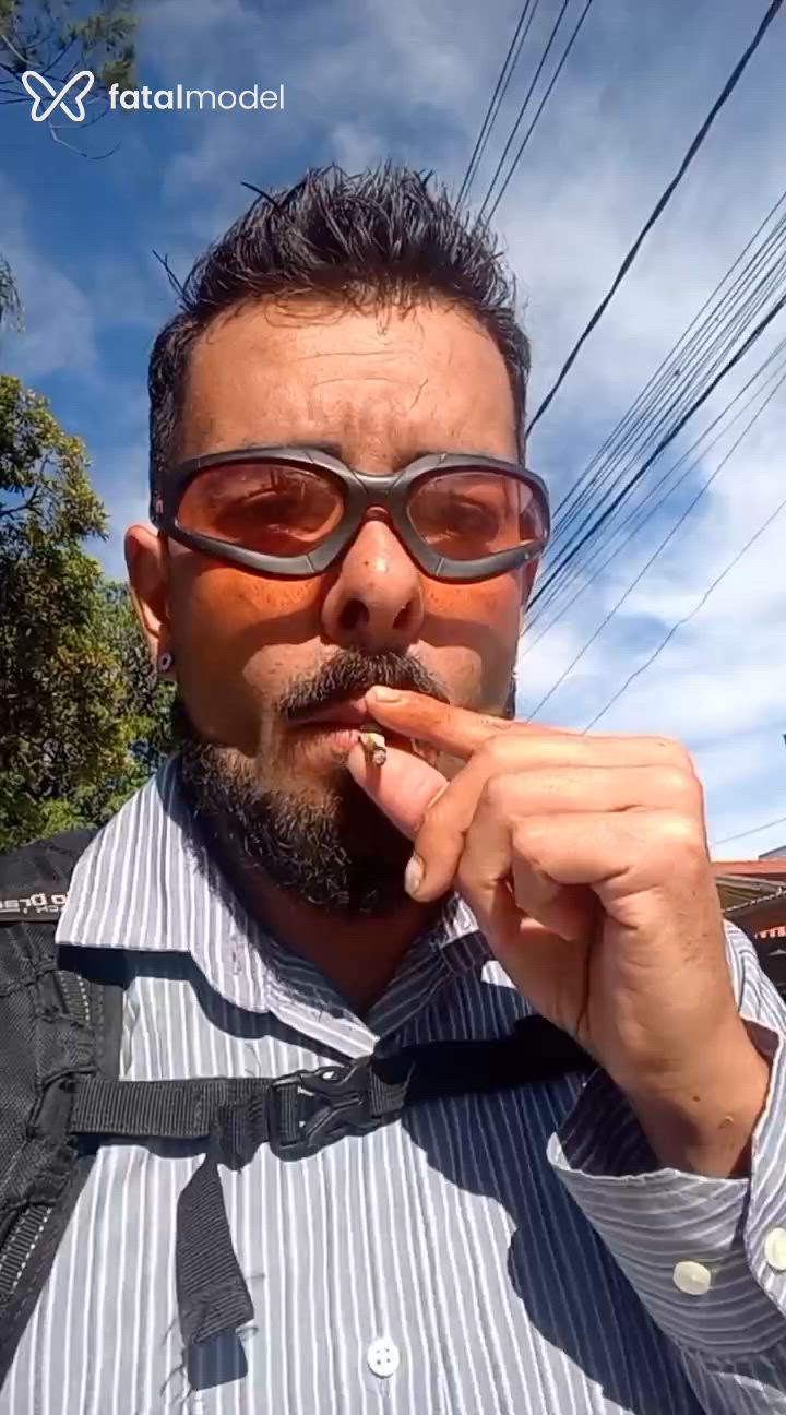 Acompanhante homem com cabelo castanho de olhos castanhos - Ronney Acompanhante homem com cabelo castanho de olhos castanhos - Ronney