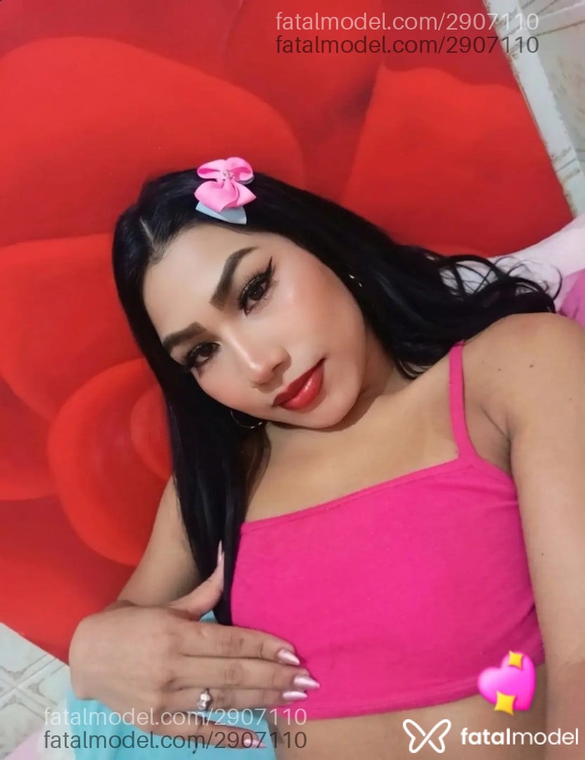 Acompanhante não-binário com cabelo castanho de olhos castanhos - Sthefany Catrine Acompanhante não-binário com cabelo castanho de olhos castanhos - Sthefany Catrine