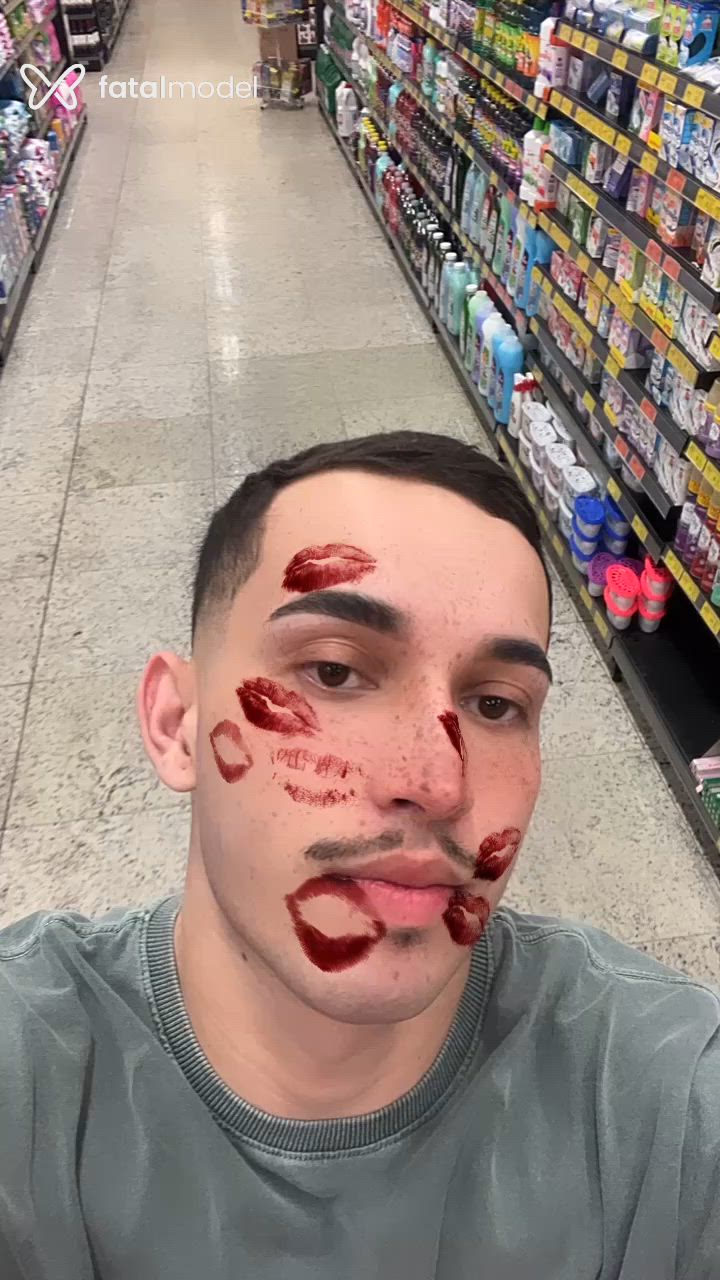 Acompanhante homem com cabelo castanho de olhos castanhos - Mateus