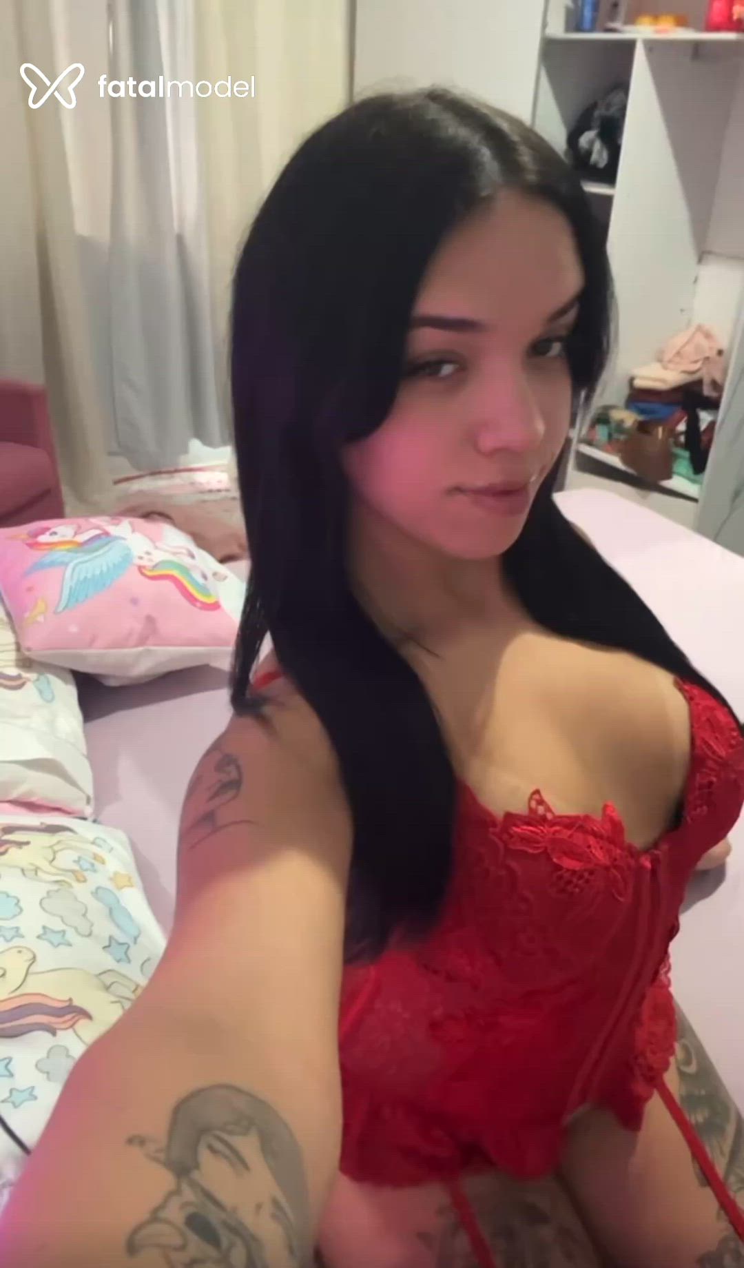 Acompanhante mulher trans morena (o) de olhos castanhos - Nimsay