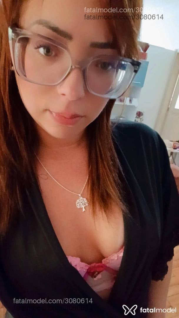 Acompanhante mulher loira (o) de olhos verdes - Anny