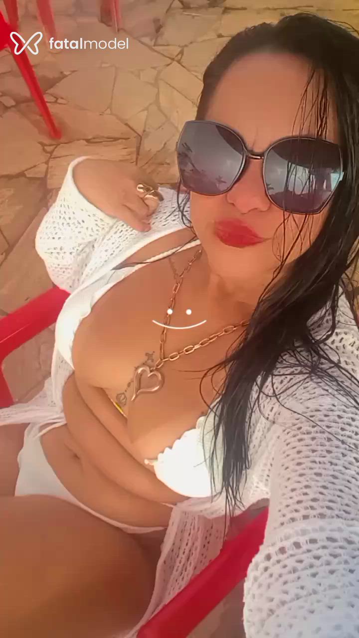 Acompanhante mulher morena (o) de olhos castanhos - Vevé Gomes Acompanhante mulher morena (o) de olhos castanhos - Vevé Gomes