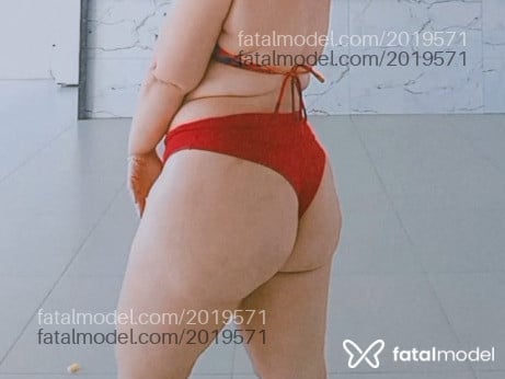 Acompanhante mulher com cabelo castanho de olhos castanhos - Luana