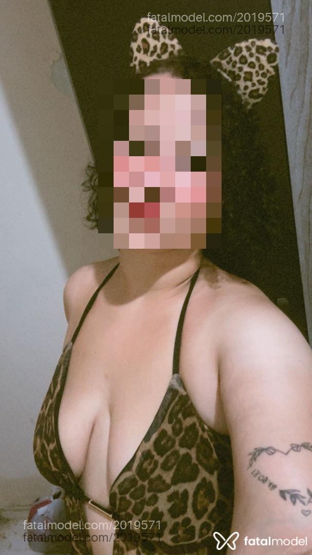 Acompanhante mulher com cabelo castanho de olhos castanhos - Luana