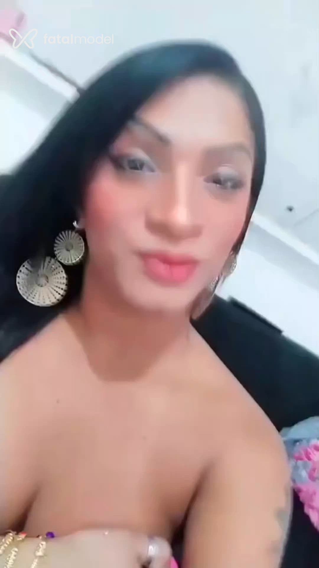 Acompanhante mulher trans morena (o) de olhos castanhos - Yrella soares