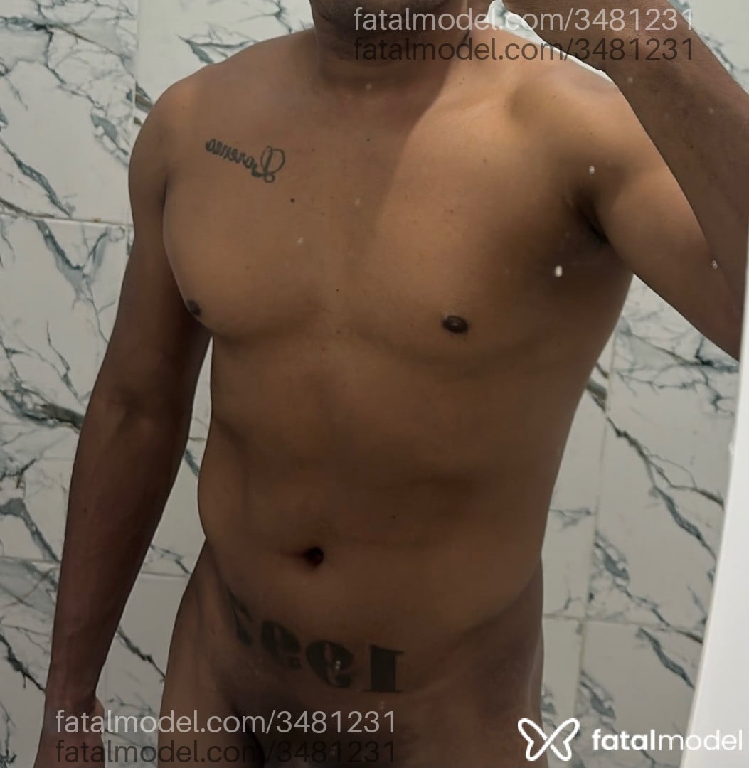 Acompanhante homem morena (o) de olhos castanhos - Pretão