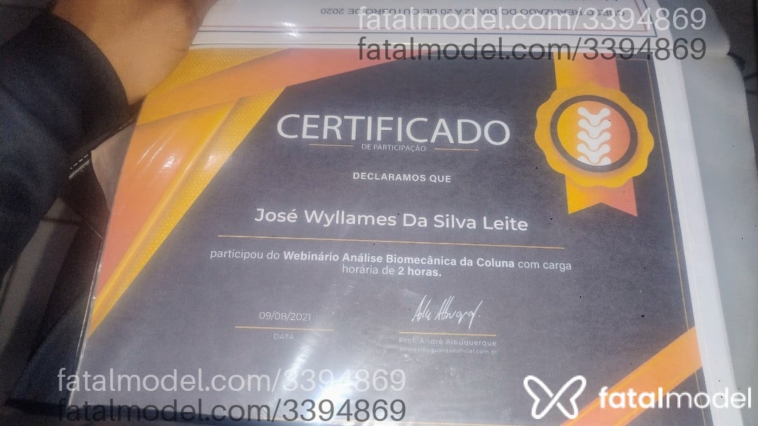Acompanhante homem morena (o) de olhos castanhos - Wyllamespote