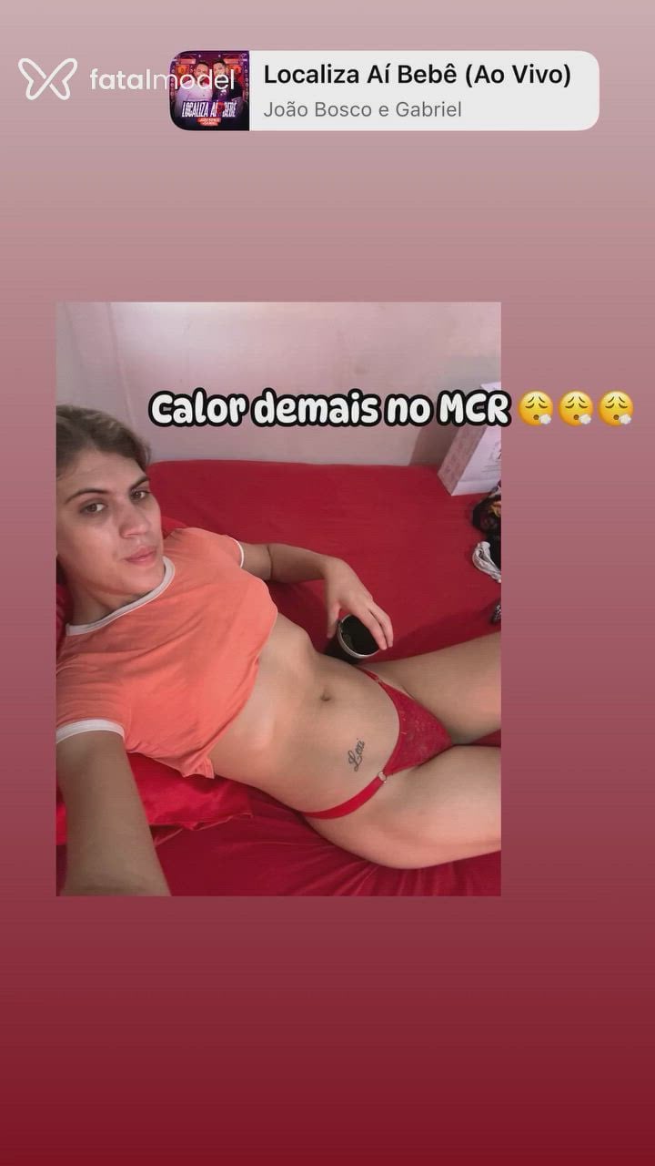 Acompanhante mulher trans loira (o) de olhos mel - Lexi