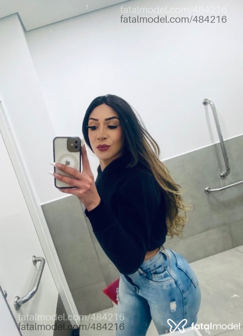 Acompanhante travesti loira (o) de olhos castanhos - Laurah Portilla