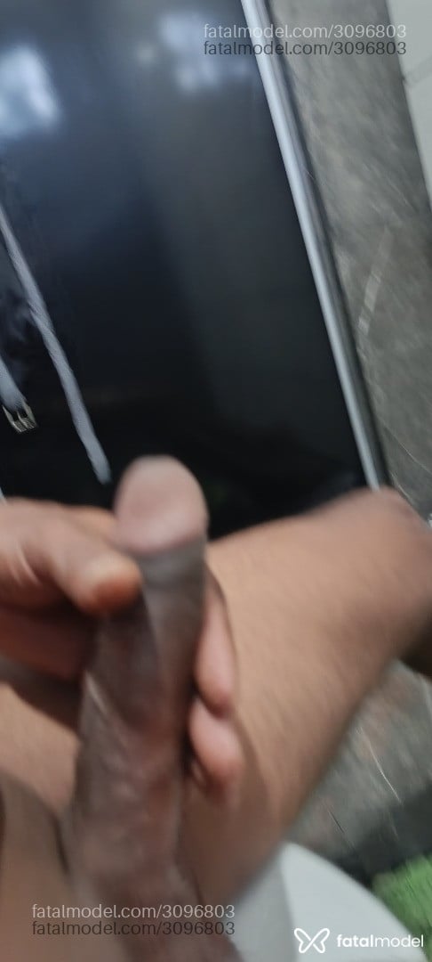 Acompanhante homem com cabelo castanho de olhos pretos - Guilherme Acompanhante homem com cabelo castanho de olhos pretos - Guilherme