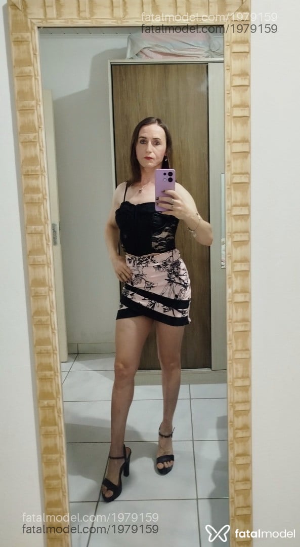 Acompanhante mulher trans loira (o) de olhos verdes - Anahitrans