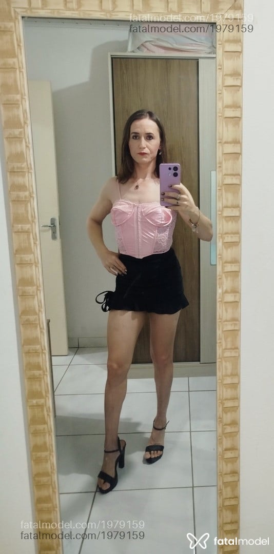 Acompanhante mulher trans loira (o) de olhos verdes - Anahitrans