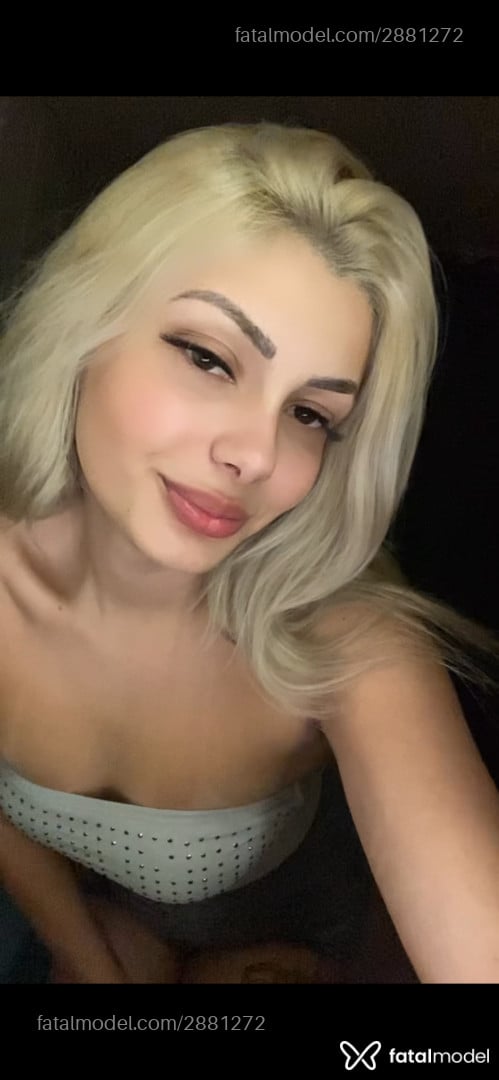 Acompanhante mulher loira (o) de olhos castanhos - Leticia