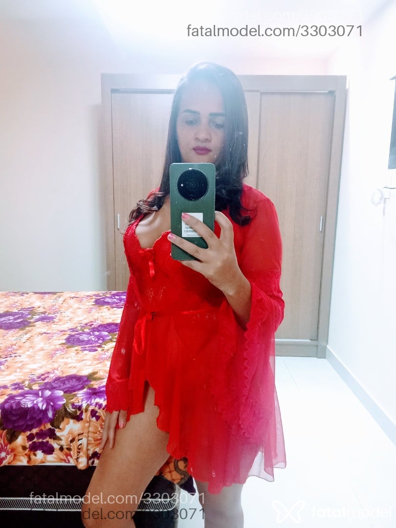 Acompanhante mulher morena (o) de olhos mel - Amanda