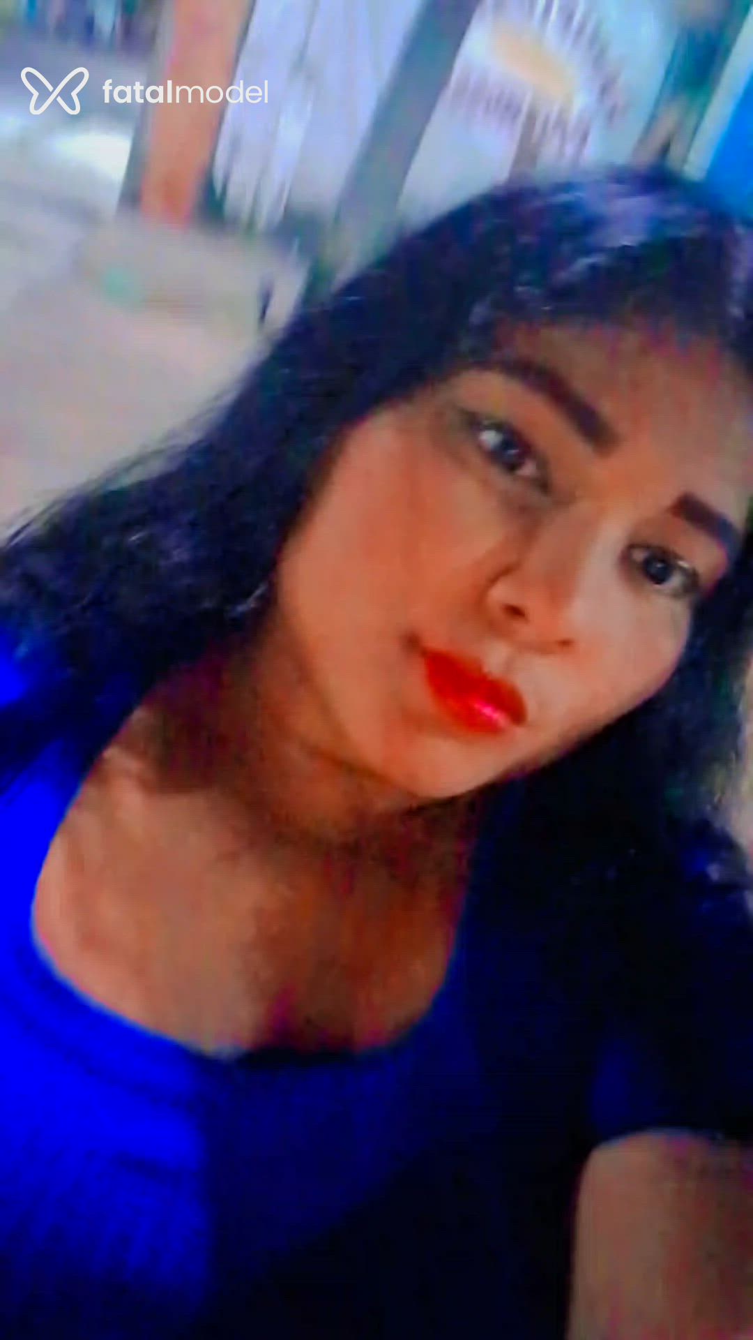Acompanhante mulher com cabelo colorido de olhos castanhos - Tayna