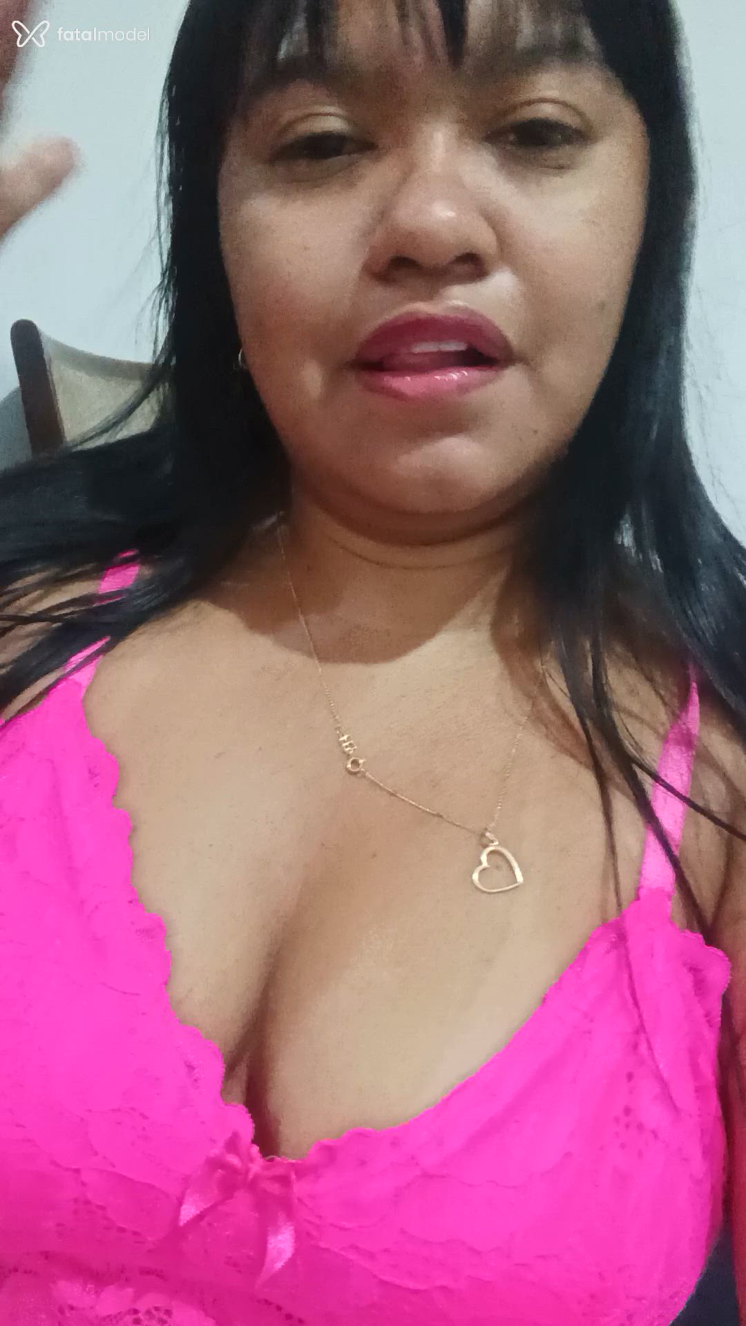 Acompanhante mulher morena (o) de olhos pretos - Maria Clara