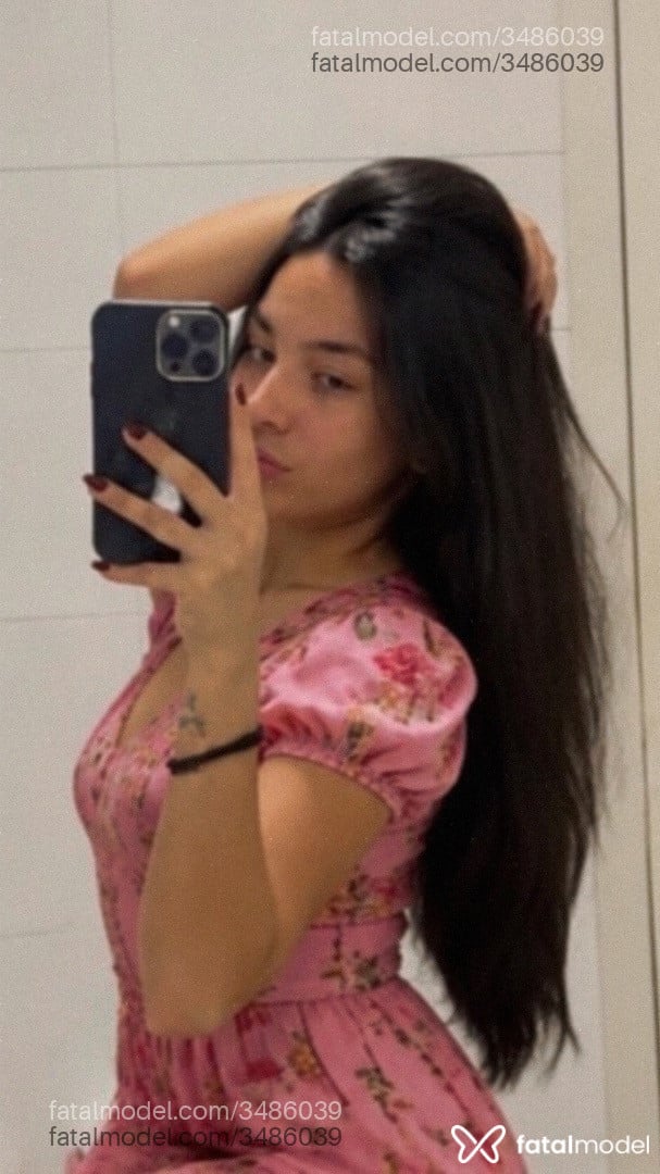 Acompanhante mulher com cabelo castanho de olhos castanhos - Milena Carvalho