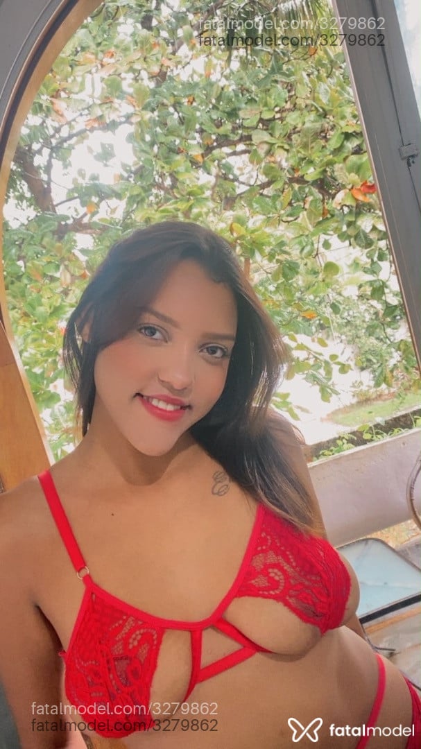 Acompanhante mulher morena (o) de olhos castanhos - Bia Soares Acompanhante mulher morena (o) de olhos castanhos - Bia Soares