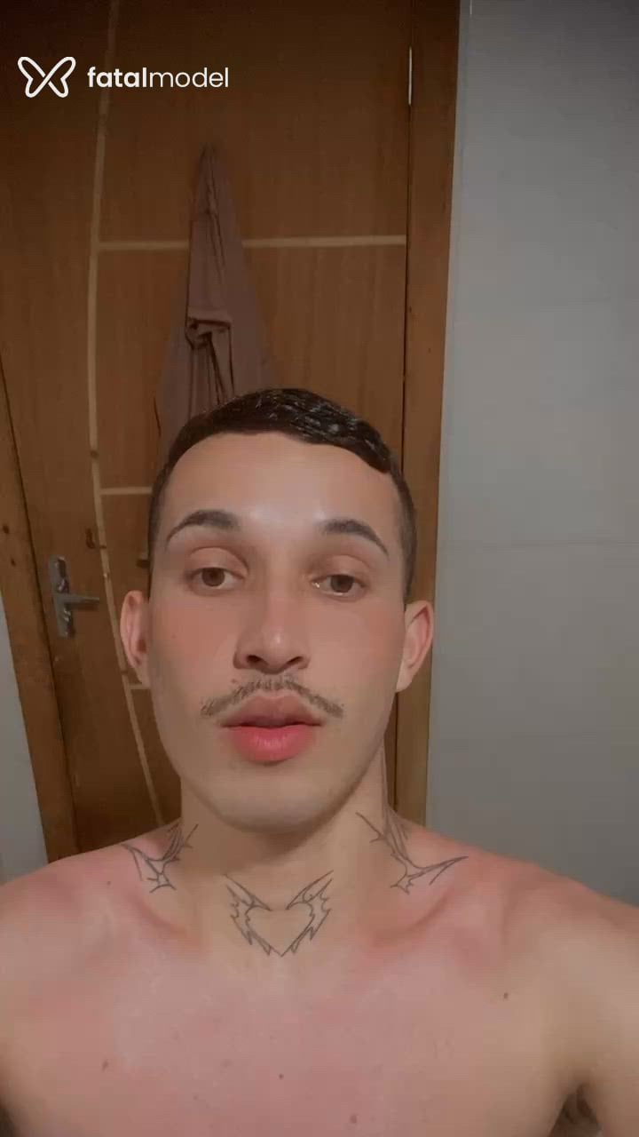 Acompanhante homem com cabelo castanho de olhos castanhos - Mateus