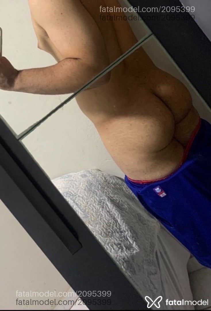 Acompanhante homem morena (o) de olhos castanhos - Lipe Ferreira
