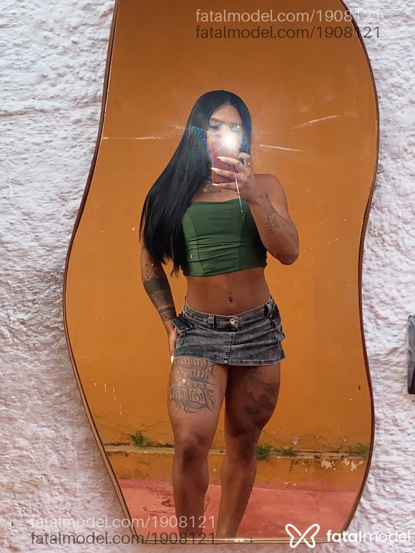 Acompanhante mulher trans com cabelo castanho de olhos castanhos - Patricía Veríssimo Acompanhante mulher trans com cabelo castanho de olhos castanhos - Patricía Veríssimo