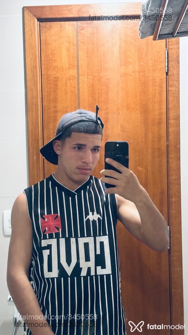 Acompanhante homem morena (o) de olhos castanhos - Silva
