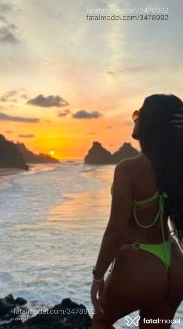 Acompanhante mulher morena (o) de olhos castanhos - Suelen