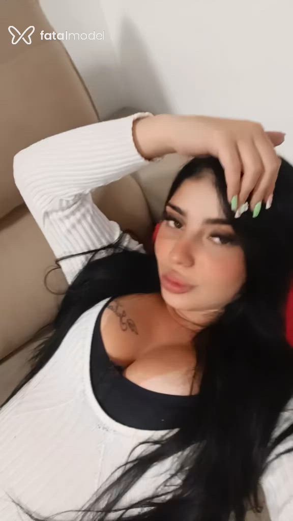 Acompanhante mulher morena (o) de olhos pretos em Paraty Acompanhante mulher morena (o) de olhos pretos em Paraty - Sabrina