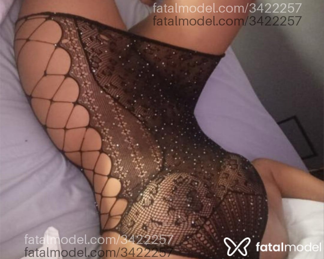 Acompanhante mulher com cabelo castanho de olhos pretos - Amelie