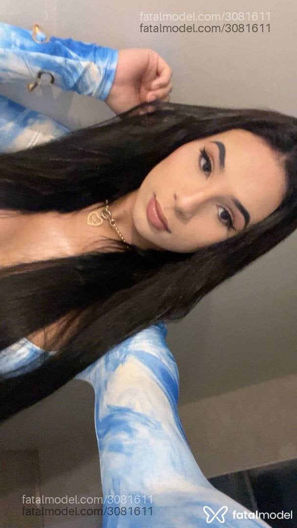 Acompanhante mulher trans morena (o) de olhos pretos - Lari Novinhax