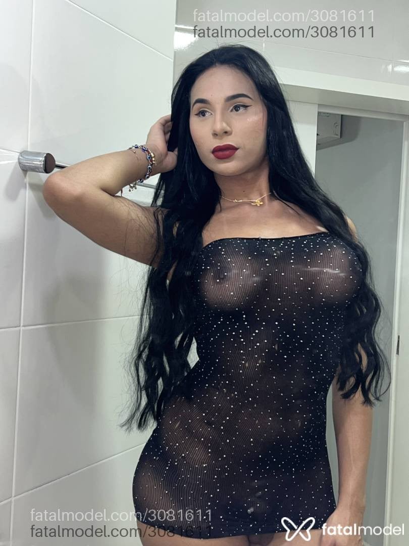 Acompanhante mulher trans morena (o) de olhos pretos - Lari Novinhax
