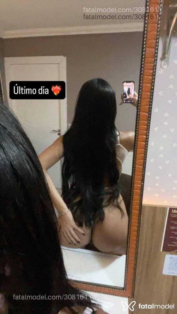 Acompanhante mulher trans morena (o) de olhos pretos - Lari Novinhax