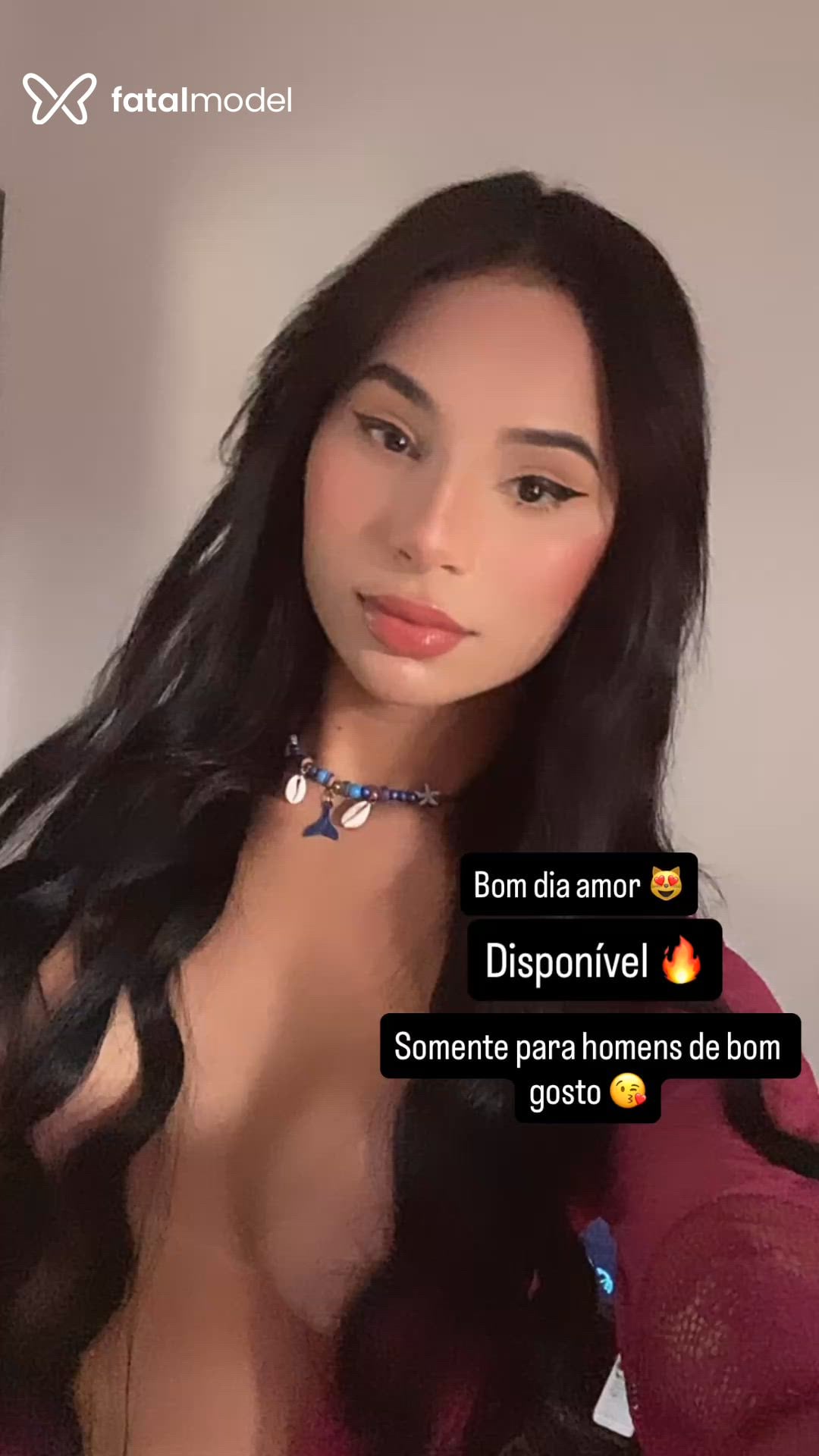 Acompanhante mulher trans morena (o) de olhos pretos - Lari Novinhax