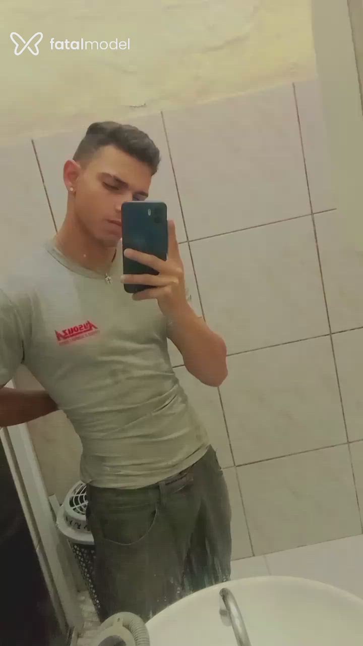 Acompanhante homem com cabelo castanho de olhos castanhos - Carlos Acompanhante homem com cabelo castanho de olhos castanhos - Carlos
