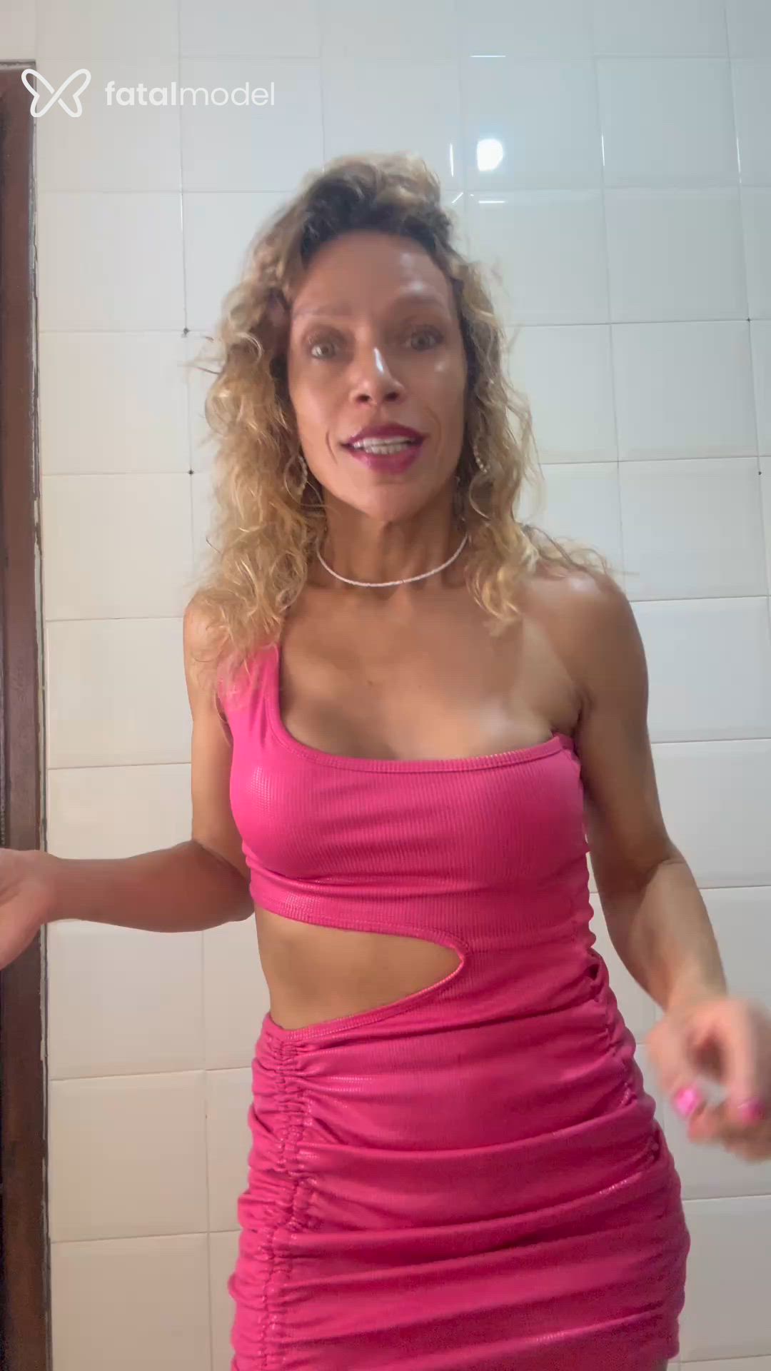 Acompanhante mulher loira (o) de olhos castanhos - Camila Acompanhante mulher loira (o) de olhos castanhos - Camila