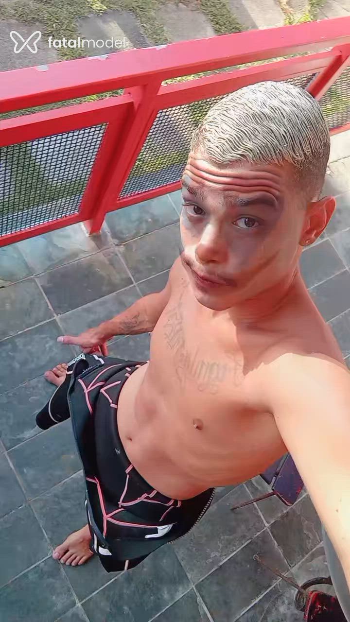 Acompanhante homem com cabelo castanho de olhos castanhos - Japiinha