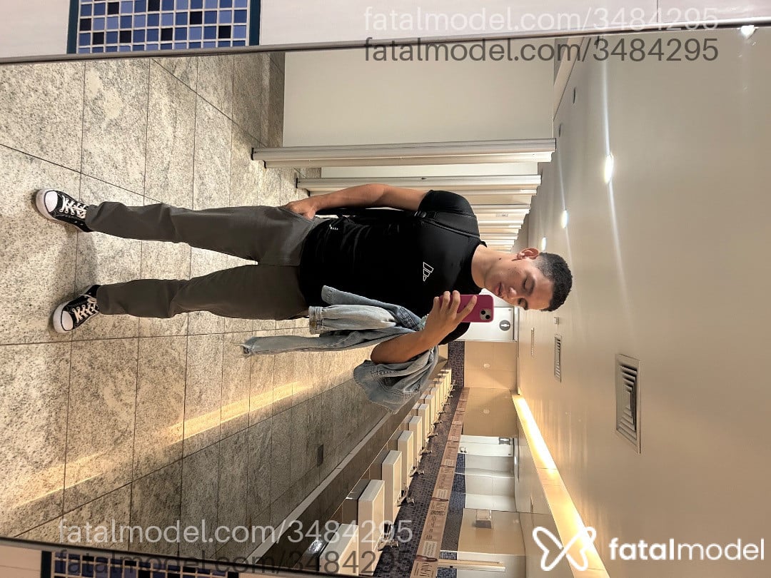 Acompanhante homem morena (o) de olhos pretos - Gabryel