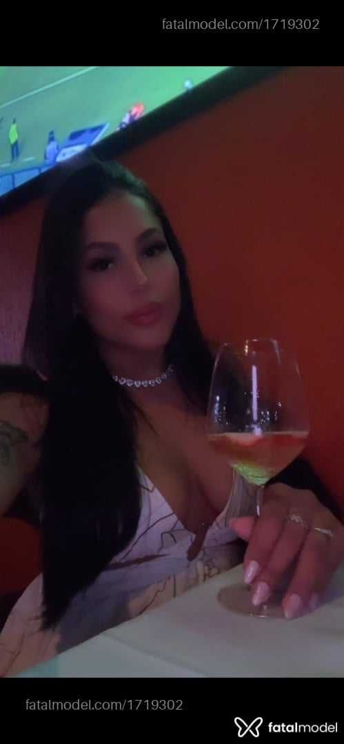 Acompanhante mulher morena (o) de olhos castanhos - Letícia Vitória